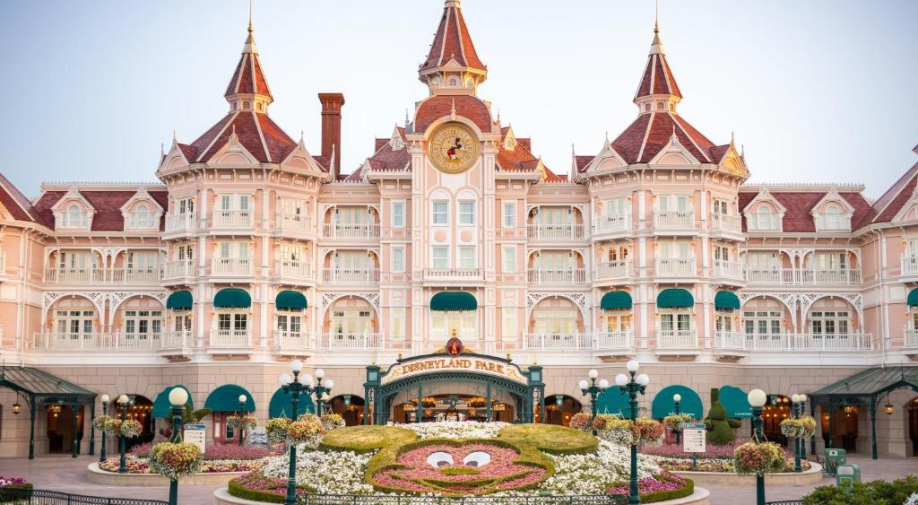 Hotel Disneyland reabre sus puertas